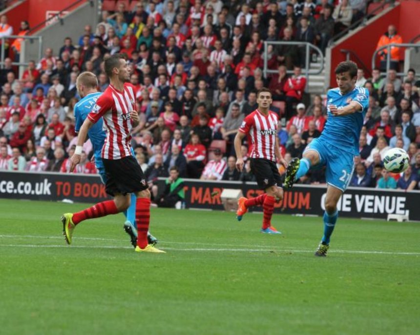 Santiago Vergini phản lưới Sunderland theo cách không tưởng