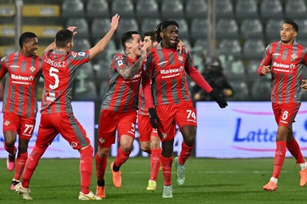 Thống kê lịch sử đối đầu Cremonese vs Spezia (1h45 ngày 7/5)